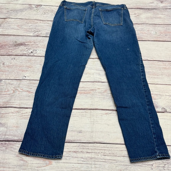 Old Navy Mid Rise Wow Boyfriend Medium Wash Size 16 Tall Long - Picture 2 of 9